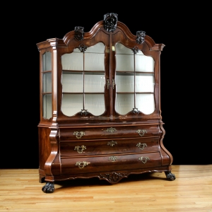 18th Century Dutch Bombe Kast / Cupboard in Mahogany