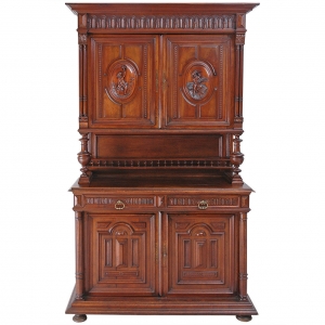 French Renaissance Style Buffet a Deux Corps in Carved Walnut, circa 1880