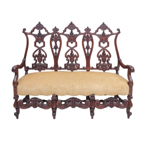 Gilded Age American Neo-Gothic Carved Settee in Mahogany, circa 1890