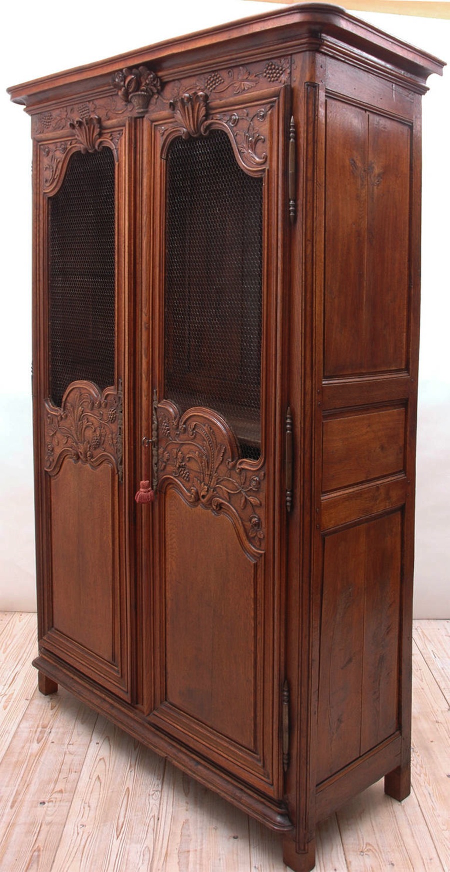 armoire-meaning-in-english-almoire