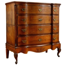 18th Century Danish Baroque Block Front Chest of Drawers in Oak, circa 1730