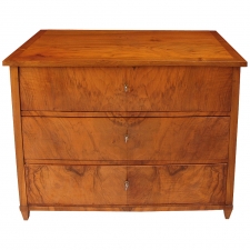 Viennese Biedermeier Chest of Drawers in Walnut, circa 1820