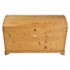 Antique European Dome-Top Blanket Chest in Pine with Interior Glove Box, circa 1800