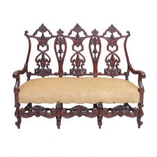 Gilded Age American Neo-Gothic Carved Settee in Mahogany, circa 1890