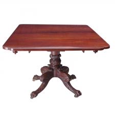 American Federal Breakfast Table in Mahogany with Drop-Leaves, circa 1815